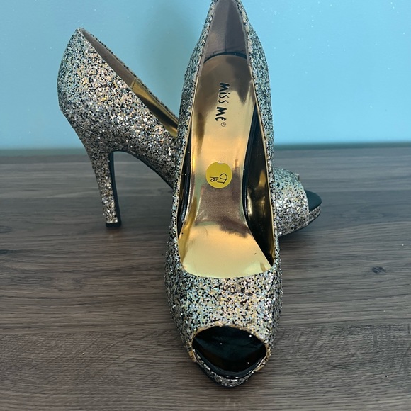 GLITTER Open Toe, High Heel, Gold, Silver and Black.  Size 7.5.  Original box! - Picture 9 of 9